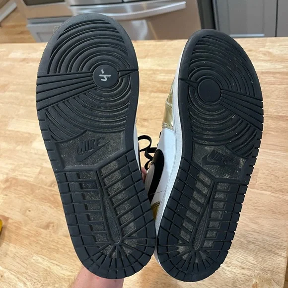 Size 9.5 - Jordan 1 Mid SE Metallic Gold 2020, Worn Nike Sneakers Shoes Rare - Picture 8 of 8